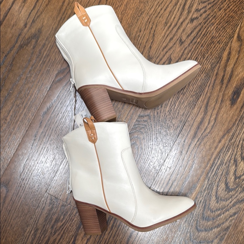 ❤️Altar'd State Cream Ankle Booties with Textured Upper